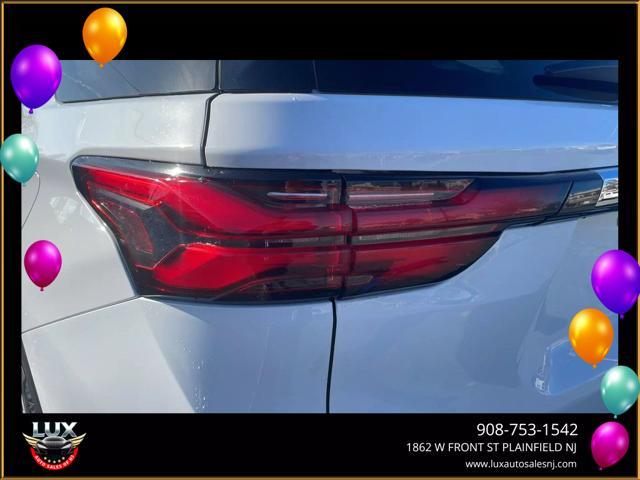 used 2023 Chevrolet Traverse car, priced at $20,995