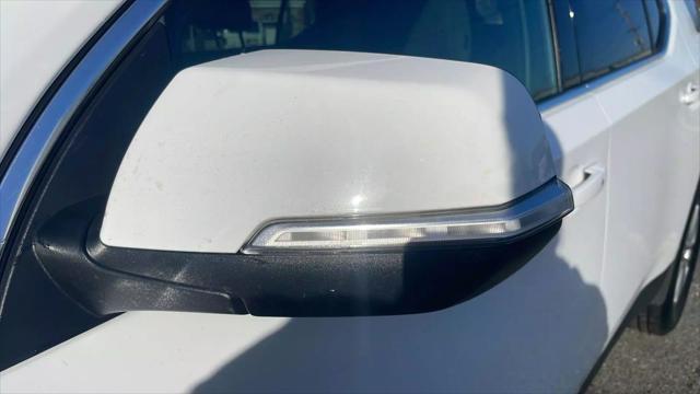 used 2023 Chevrolet Traverse car, priced at $20,995