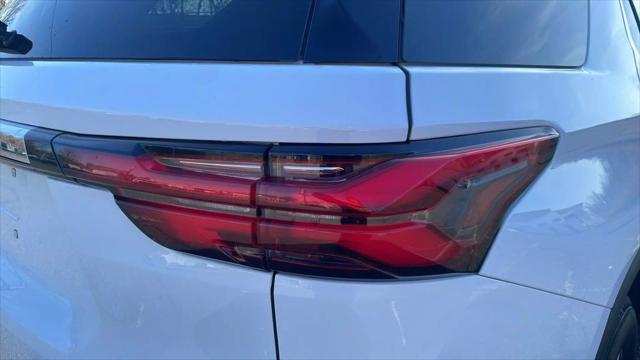 used 2023 Chevrolet Traverse car, priced at $20,995