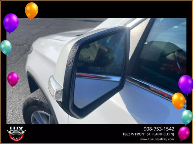 used 2023 Chevrolet Traverse car, priced at $20,995