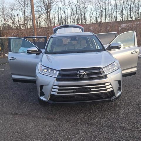 used 2019 Toyota Highlander car, priced at $21,995