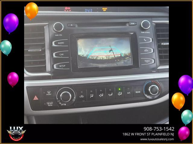 used 2019 Toyota Highlander car, priced at $21,995