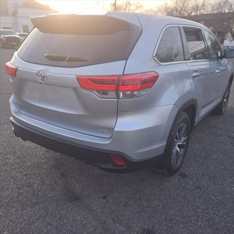 used 2019 Toyota Highlander car, priced at $21,995