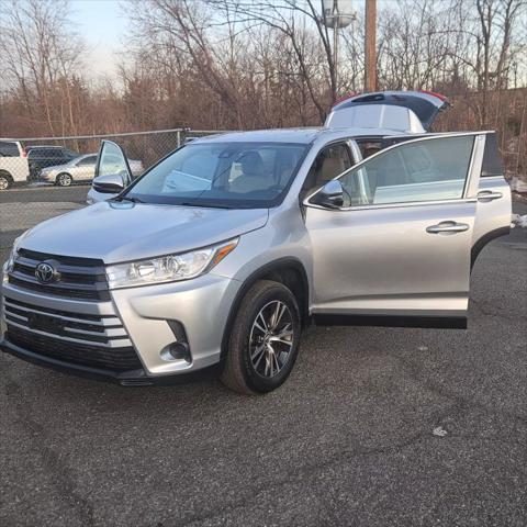 used 2019 Toyota Highlander car, priced at $21,995