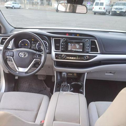 used 2019 Toyota Highlander car, priced at $21,995
