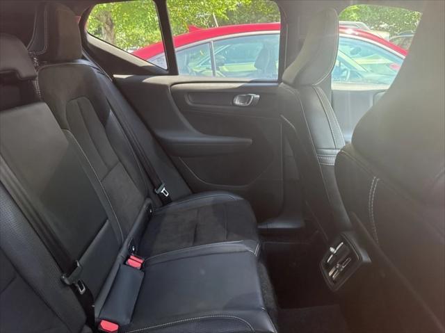 used 2019 Volvo XC40 car, priced at $21,513