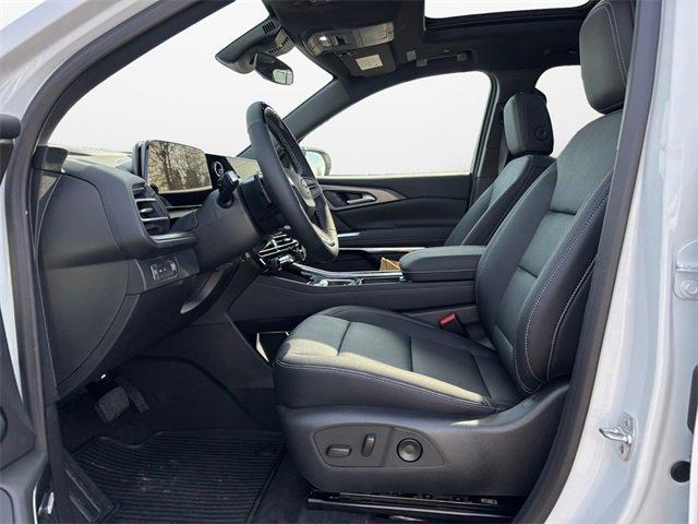 new 2025 Chevrolet Traverse car, priced at $50,180