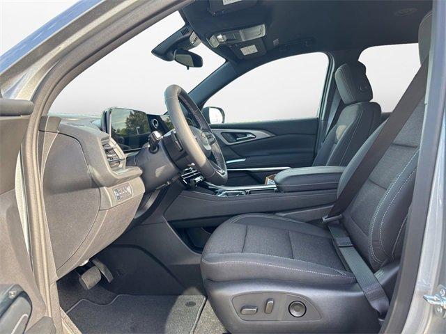 new 2025 Chevrolet Traverse car, priced at $44,195