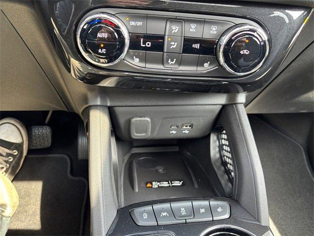 new 2025 Chevrolet TrailBlazer car, priced at $28,276