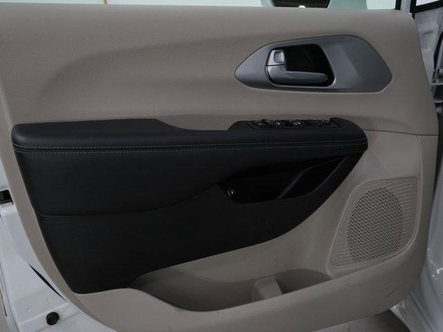 used 2018 Chrysler Pacifica Hybrid car, priced at $18,299