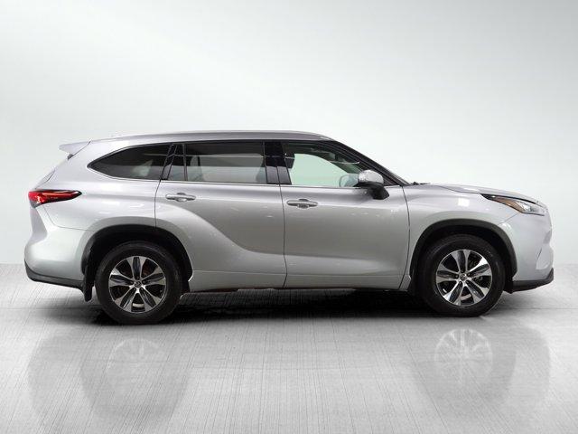 used 2022 Toyota Highlander car, priced at $35,599