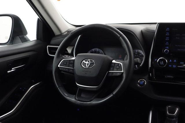 used 2022 Toyota Highlander car, priced at $35,599