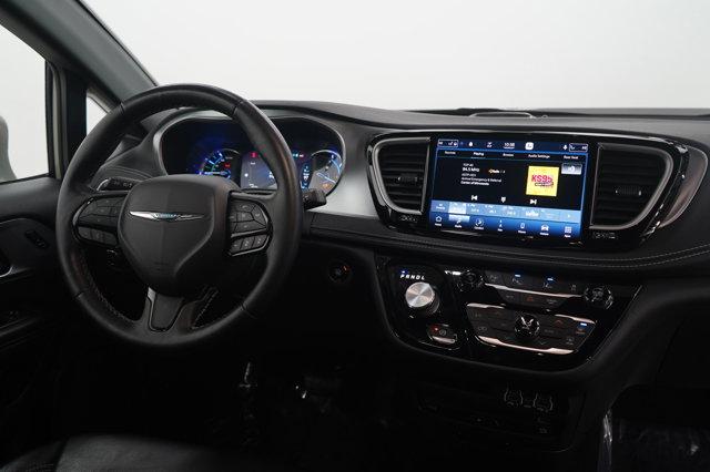 used 2021 Chrysler Pacifica Hybrid car, priced at $27,298