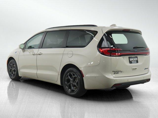 used 2021 Chrysler Pacifica Hybrid car, priced at $27,298