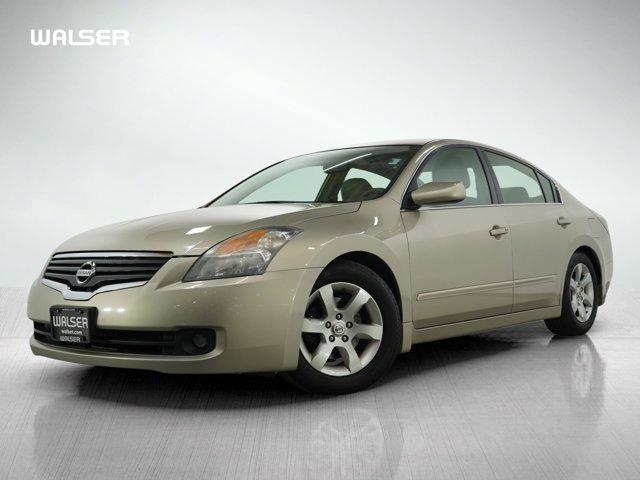 used 2009 Nissan Altima car, priced at $5,499