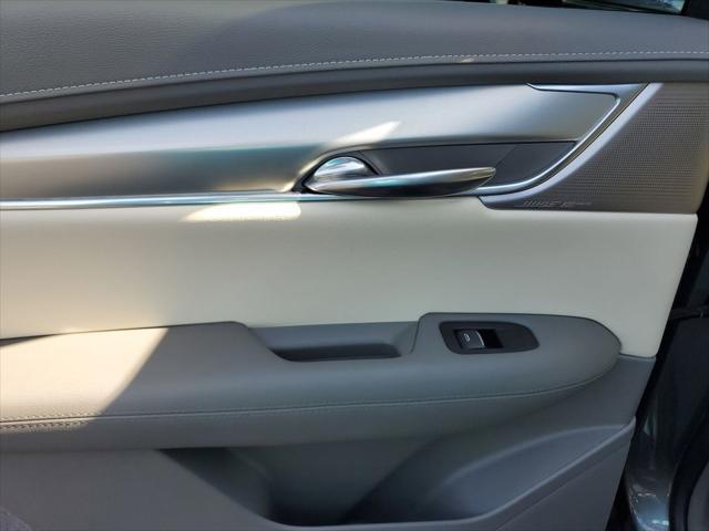 used 2020 Cadillac XT5 car, priced at $25,123