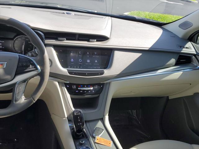 used 2020 Cadillac XT5 car, priced at $25,123
