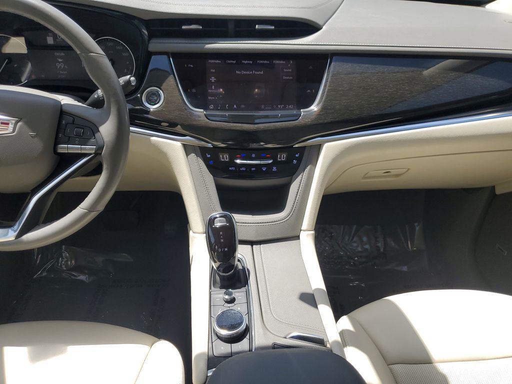 used 2023 Cadillac XT6 car, priced at $41,543