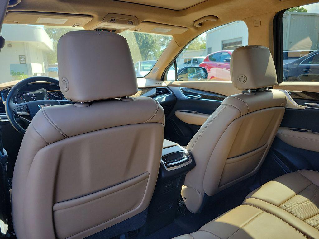 used 2022 Cadillac XT6 car, priced at $41,433
