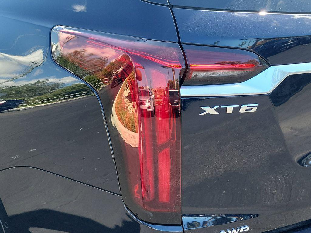 used 2022 Cadillac XT6 car, priced at $41,433