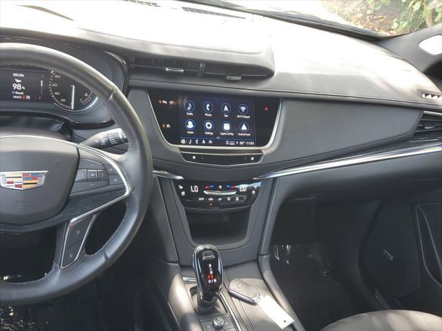 used 2023 Cadillac XT5 car, priced at $38,333