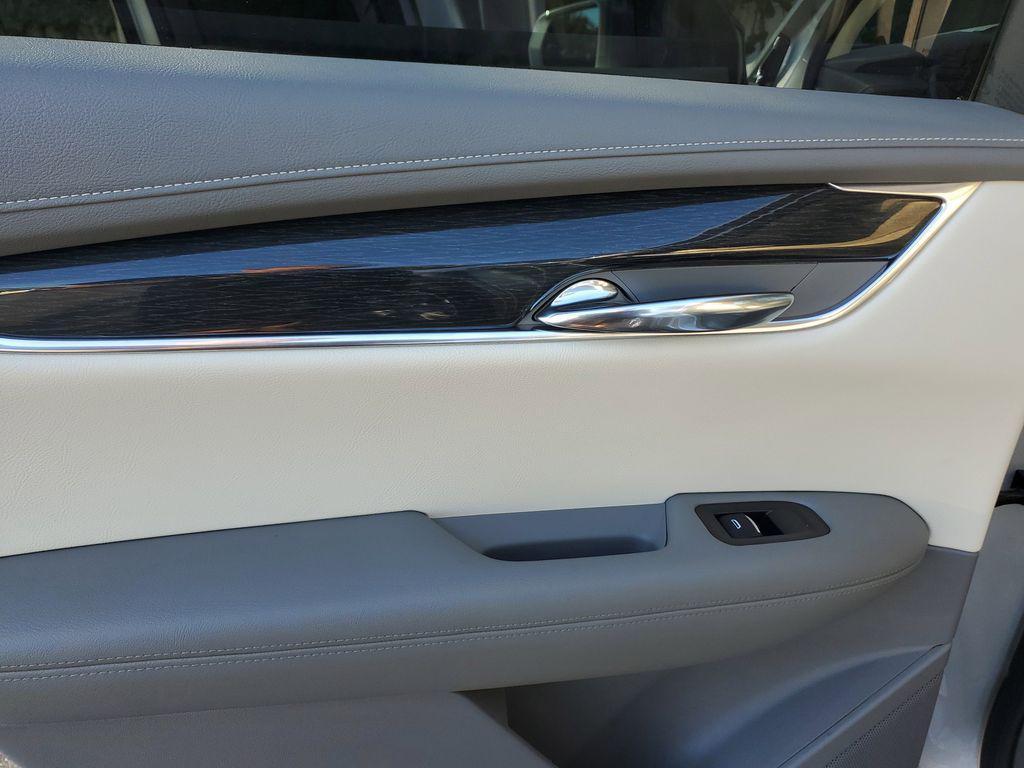 used 2020 Cadillac XT6 car, priced at $32,432