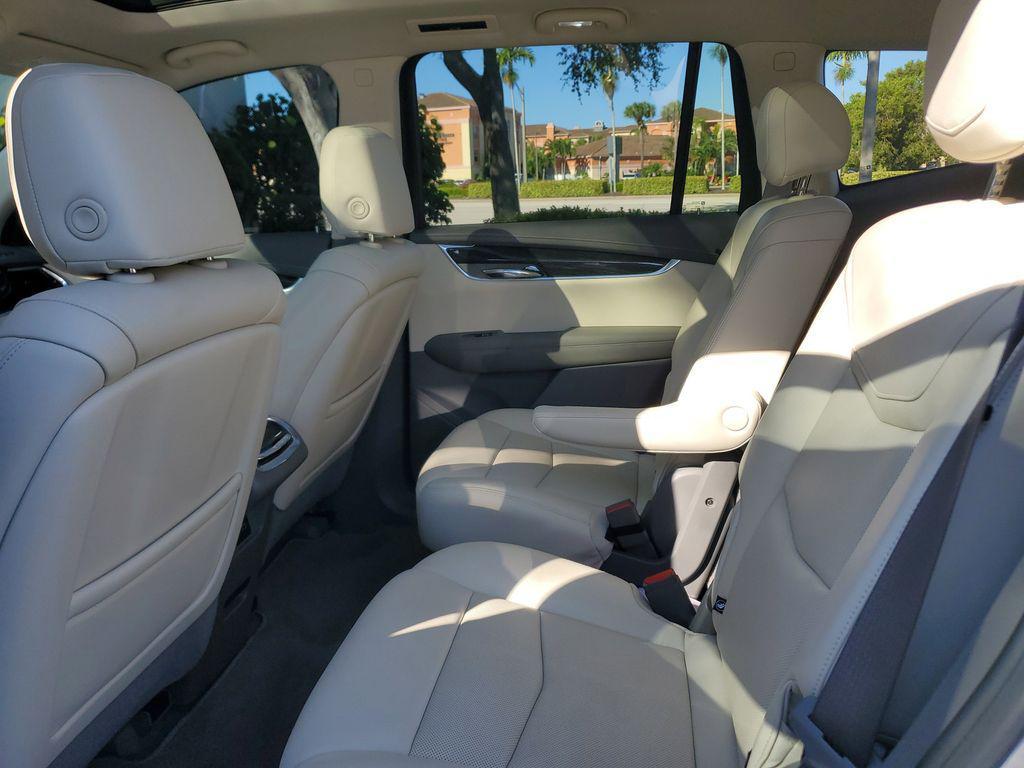 used 2020 Cadillac XT6 car, priced at $32,432