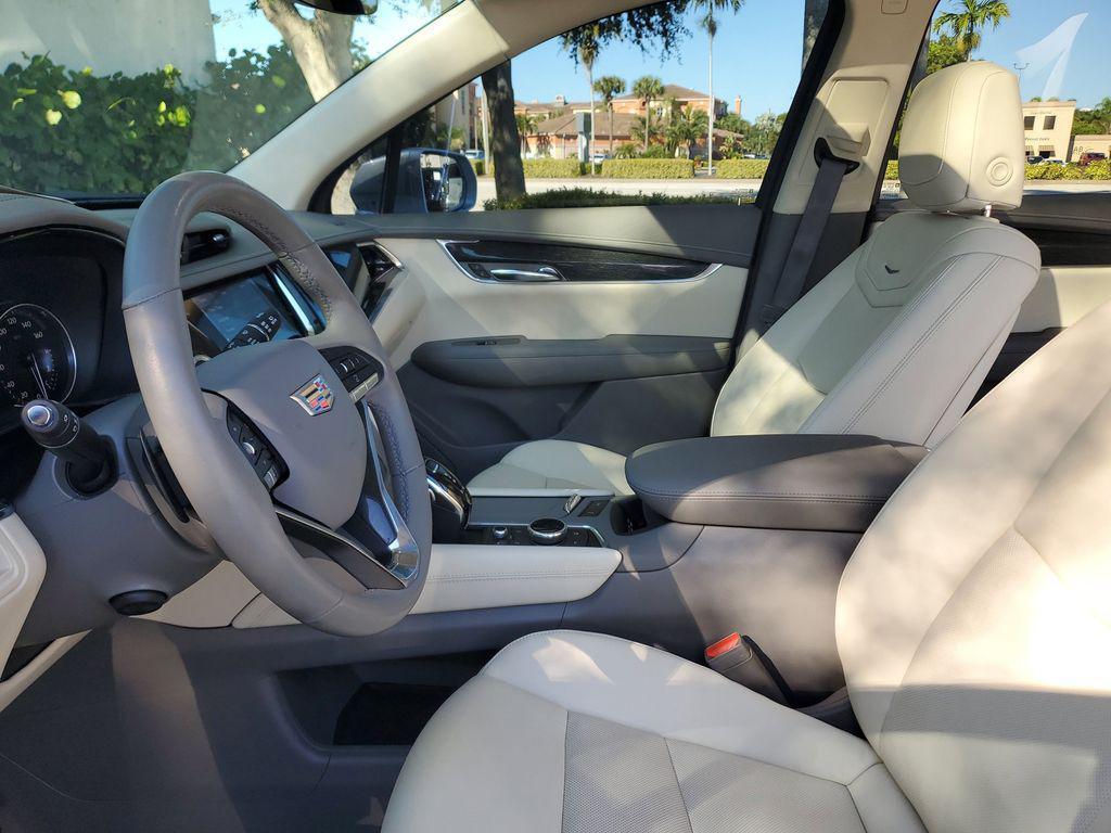 used 2020 Cadillac XT6 car, priced at $32,432