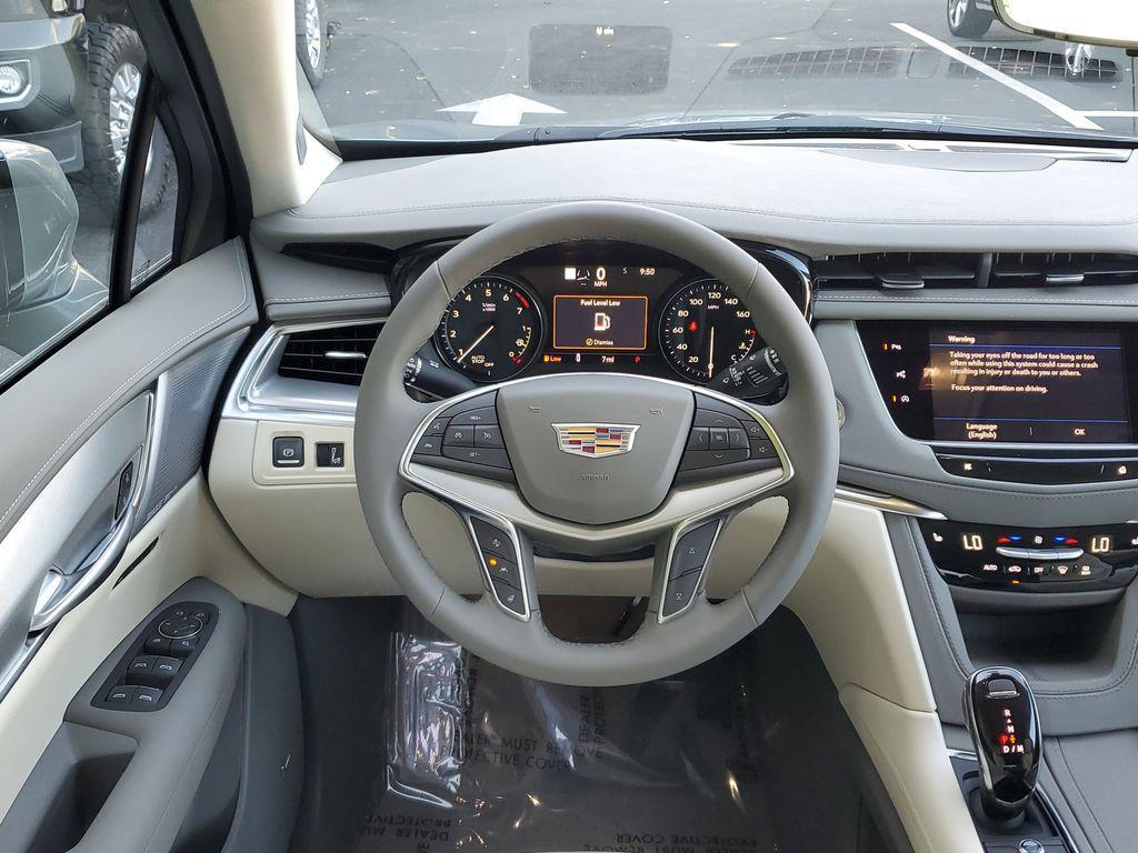 new 2025 Cadillac XT5 car, priced at $54,665