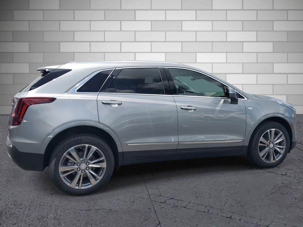 new 2025 Cadillac XT5 car, priced at $52,190