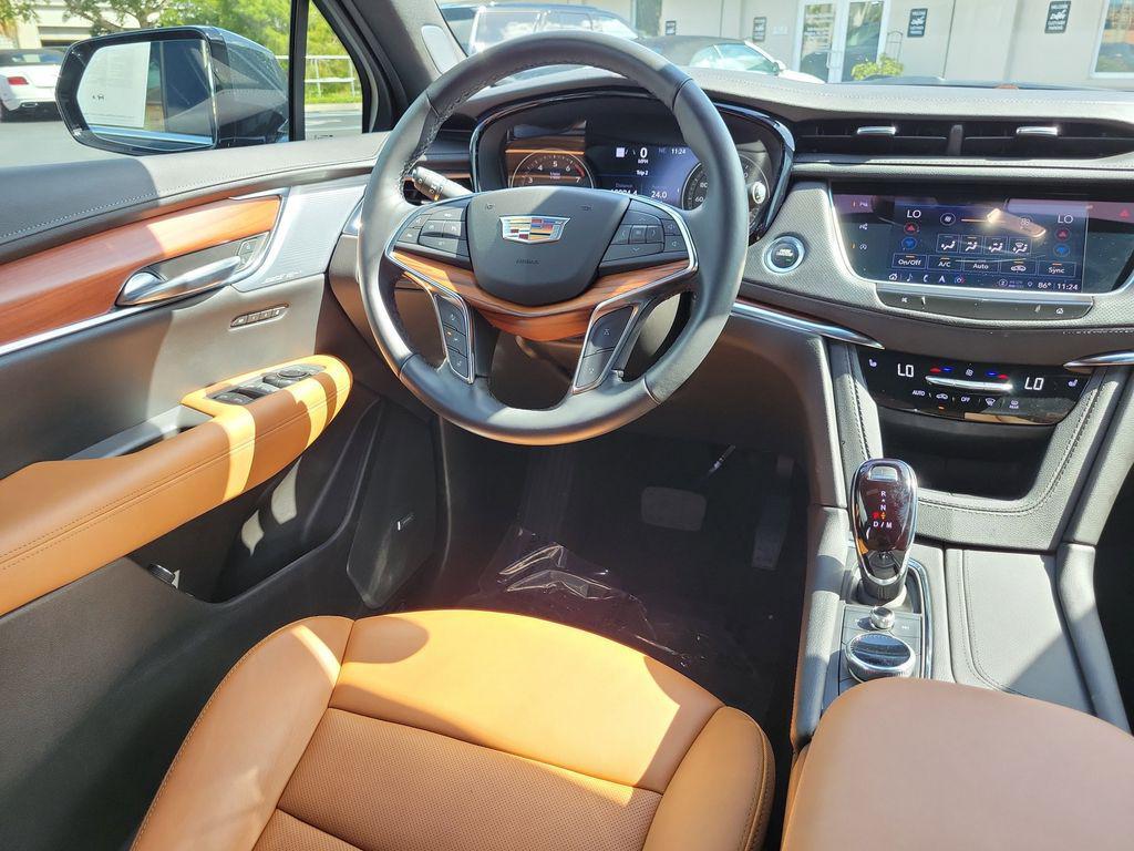 used 2023 Cadillac XT5 car, priced at $34,433