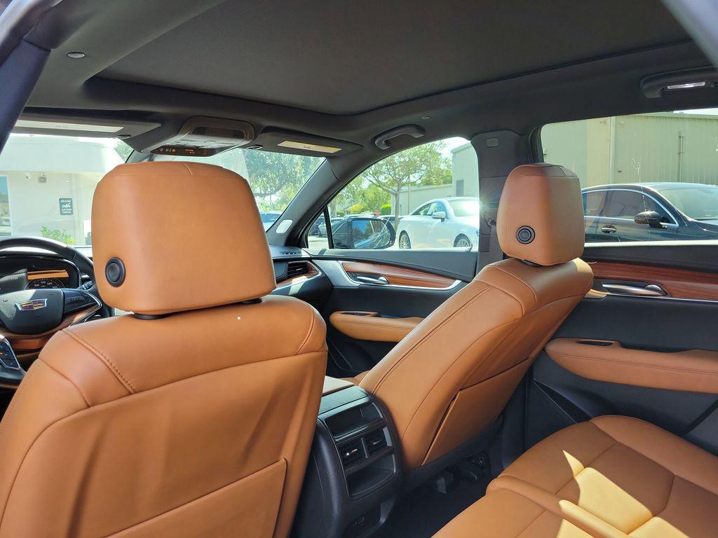 used 2023 Cadillac XT5 car, priced at $34,433