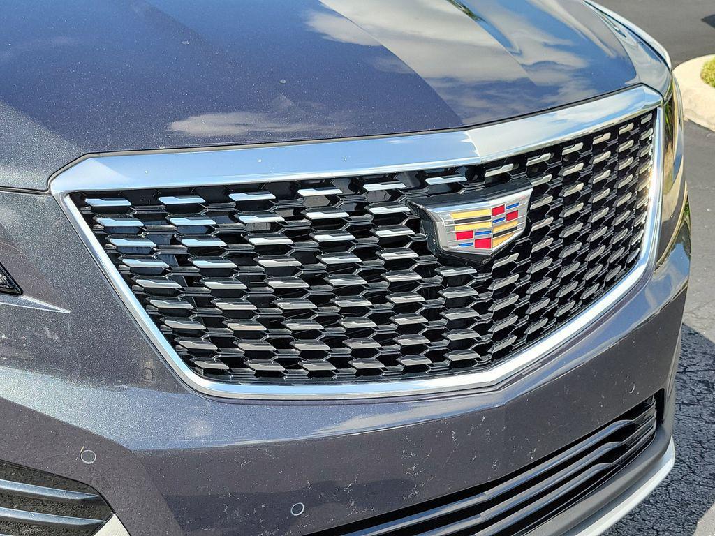 used 2023 Cadillac XT5 car, priced at $34,433