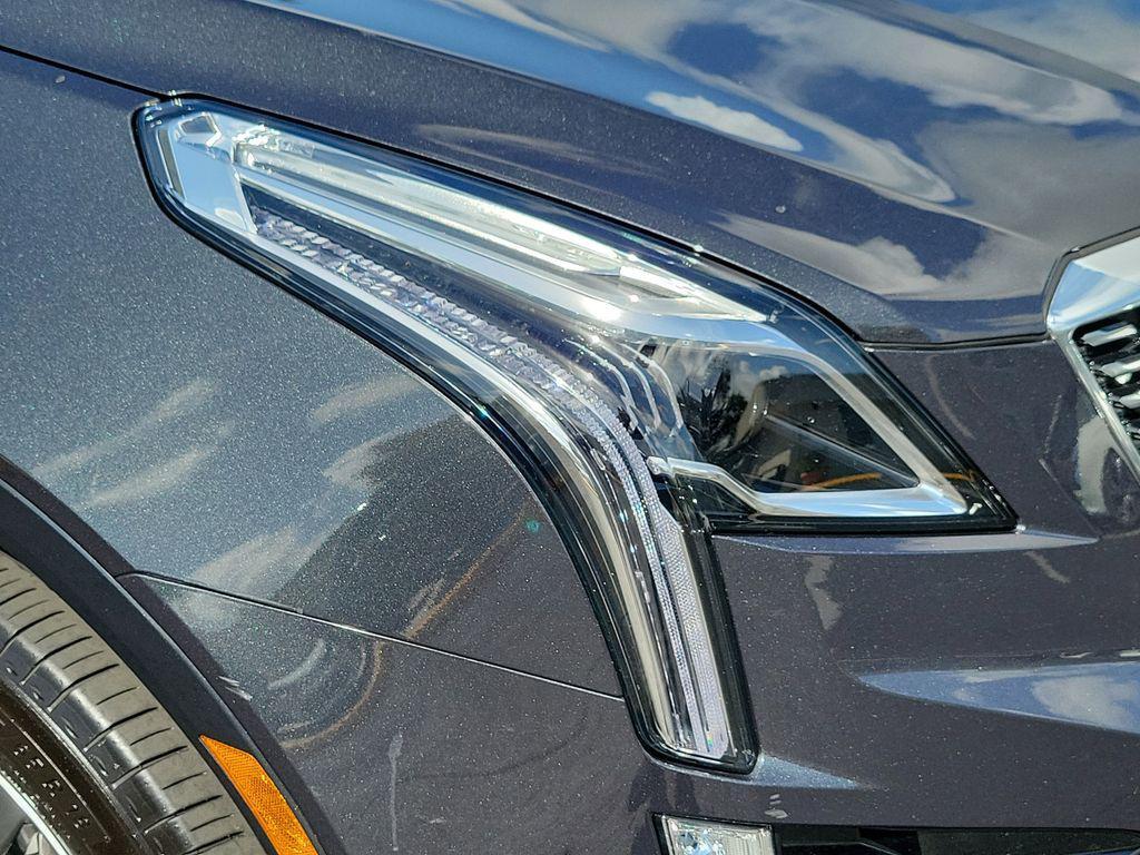 used 2023 Cadillac XT5 car, priced at $34,433