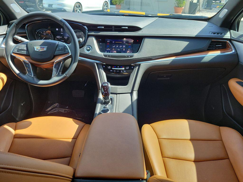 used 2023 Cadillac XT5 car, priced at $34,433