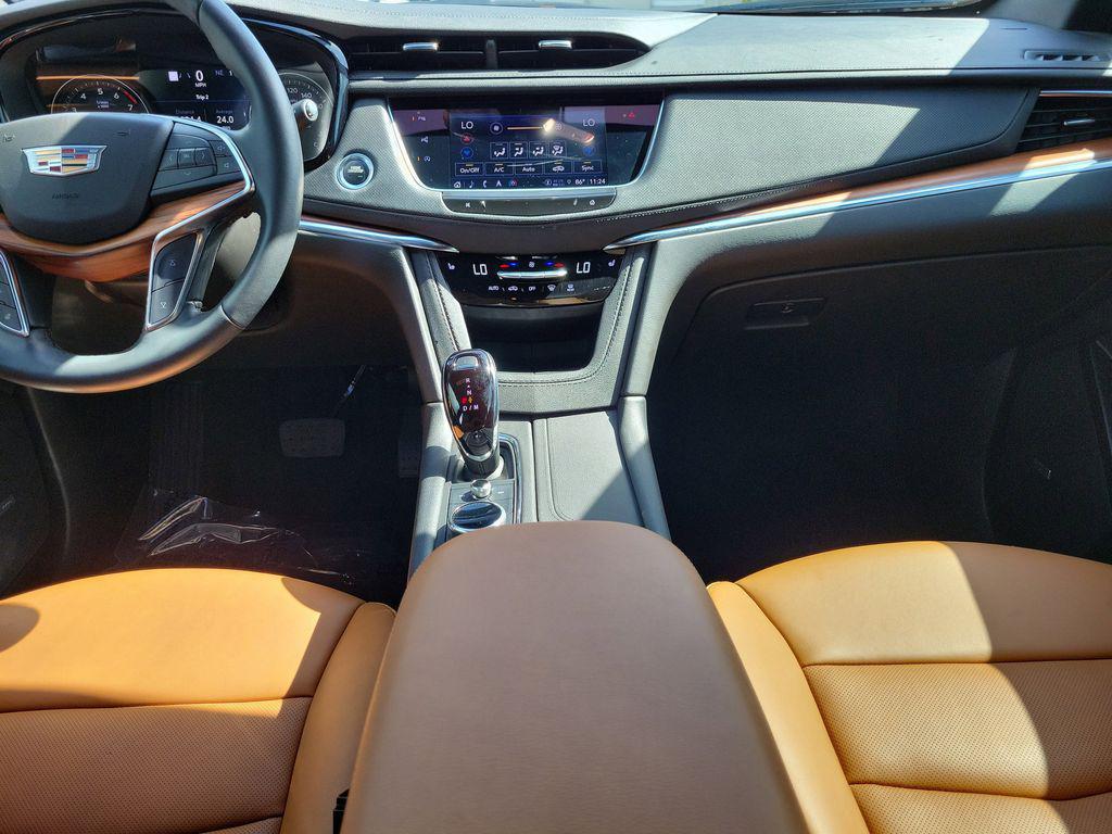 used 2023 Cadillac XT5 car, priced at $34,433