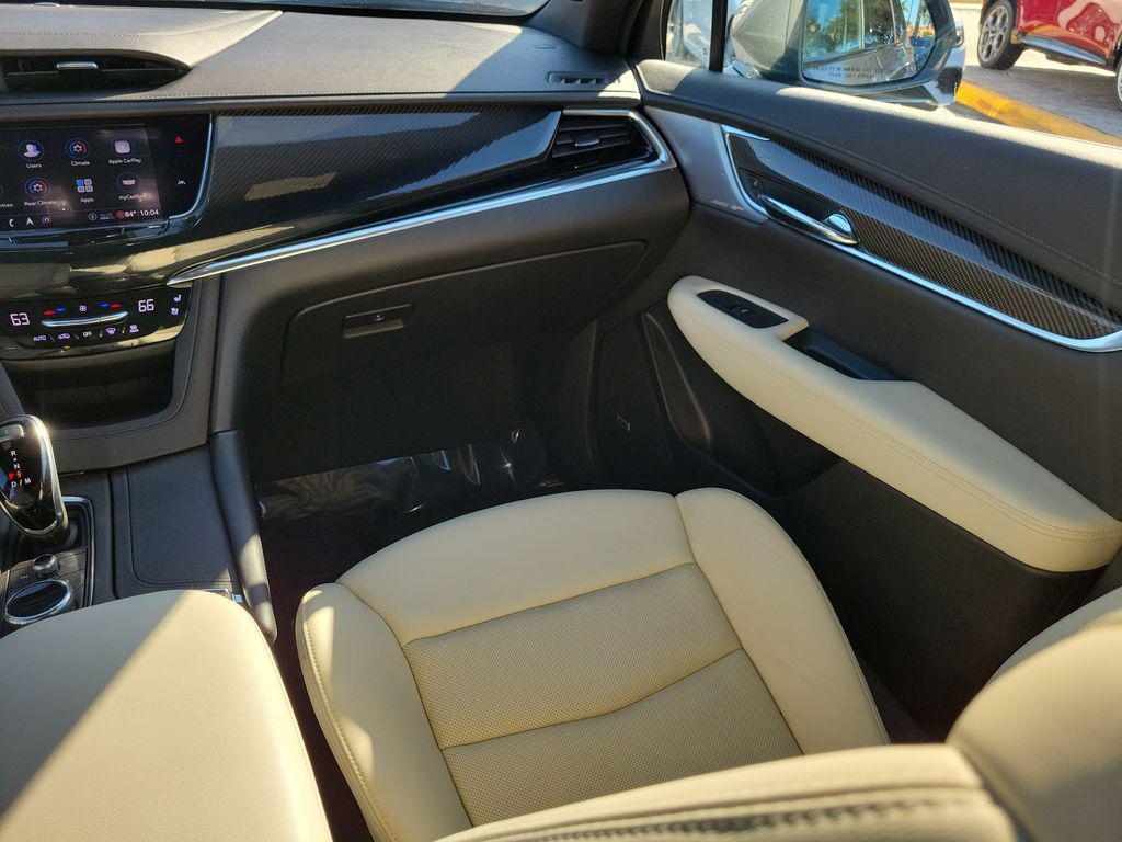 used 2020 Cadillac XT6 car, priced at $28,954