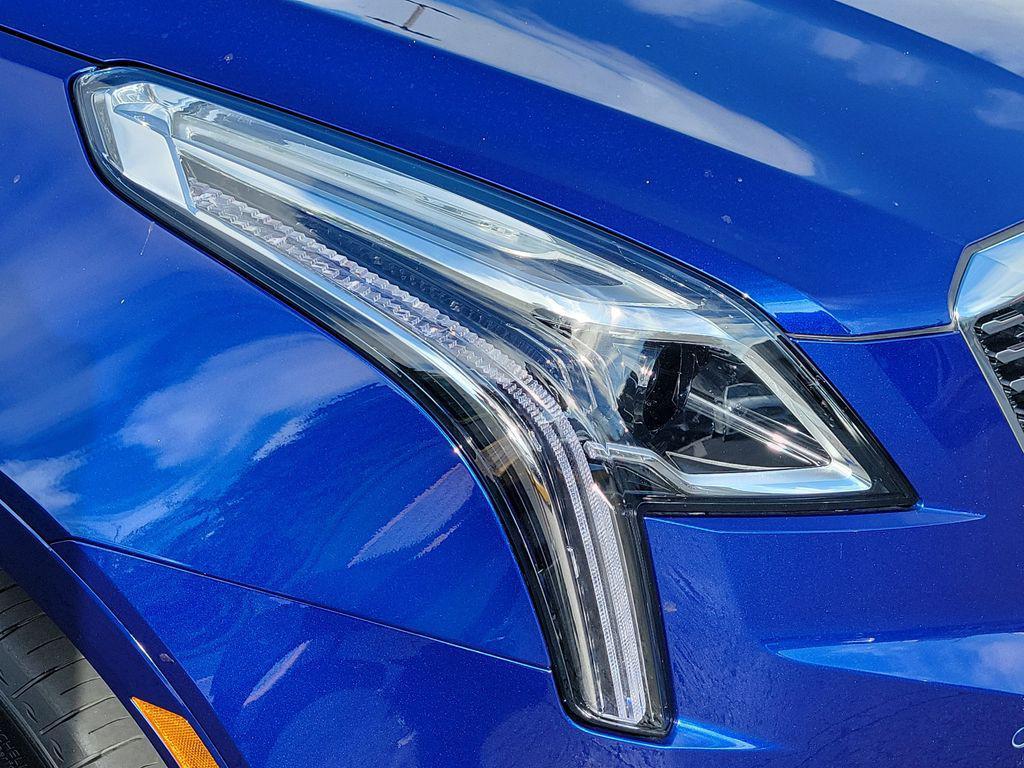 used 2023 Cadillac XT5 car, priced at $34,954