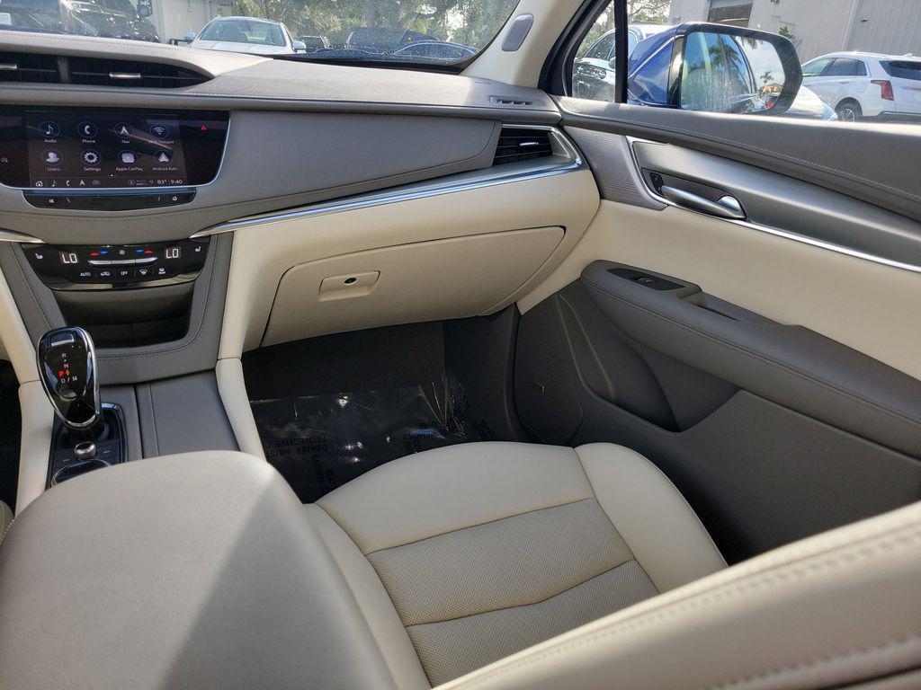 used 2023 Cadillac XT5 car, priced at $34,954