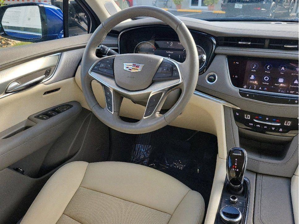 used 2023 Cadillac XT5 car, priced at $34,954