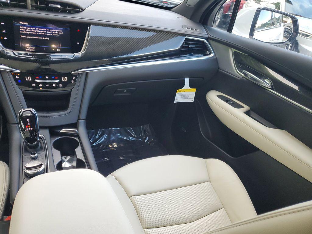 new 2025 Cadillac XT6 car, priced at $66,615