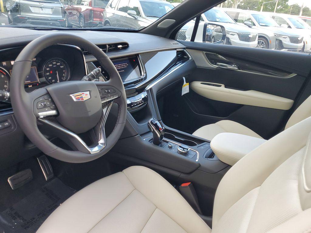 new 2025 Cadillac XT6 car, priced at $66,615