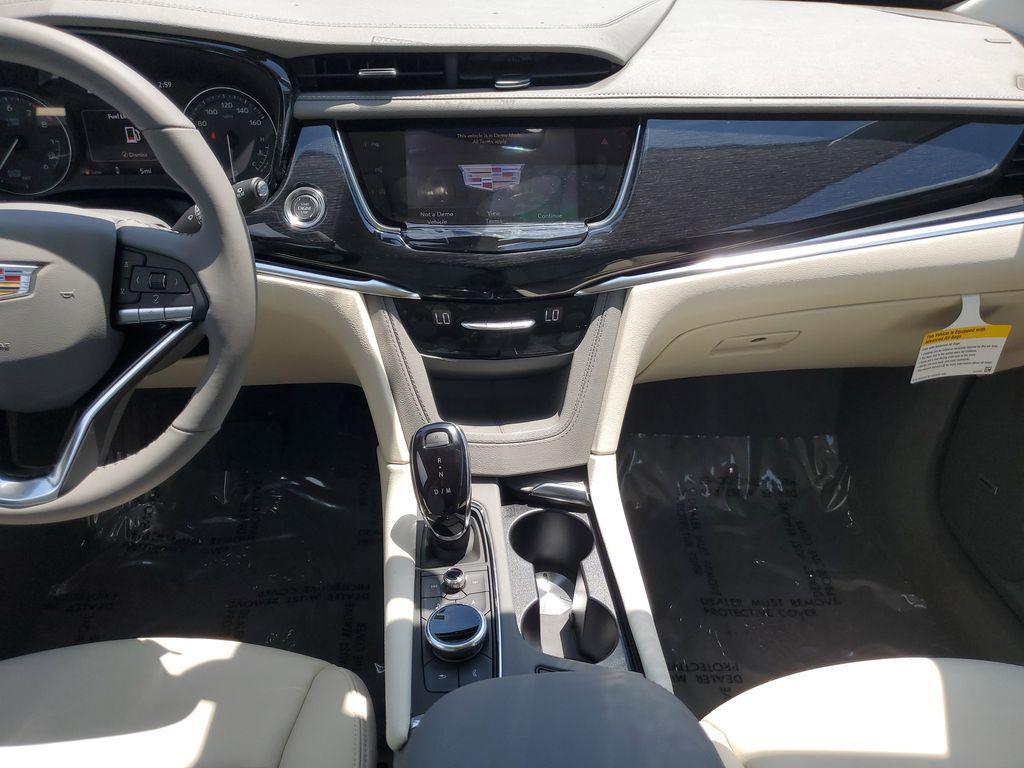 new 2025 Cadillac XT6 car, priced at $59,665