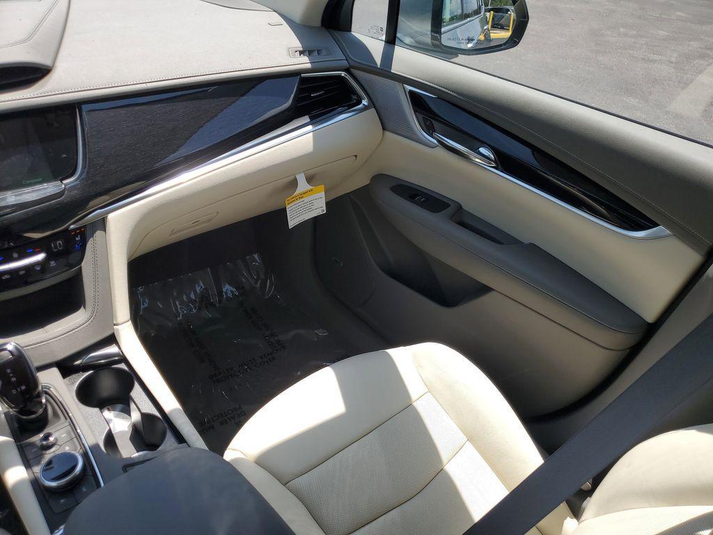 new 2025 Cadillac XT6 car, priced at $59,665