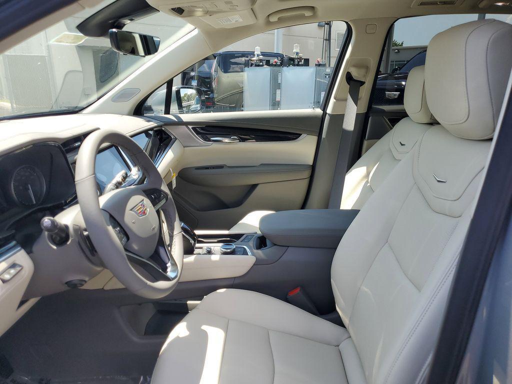 new 2025 Cadillac XT6 car, priced at $59,665