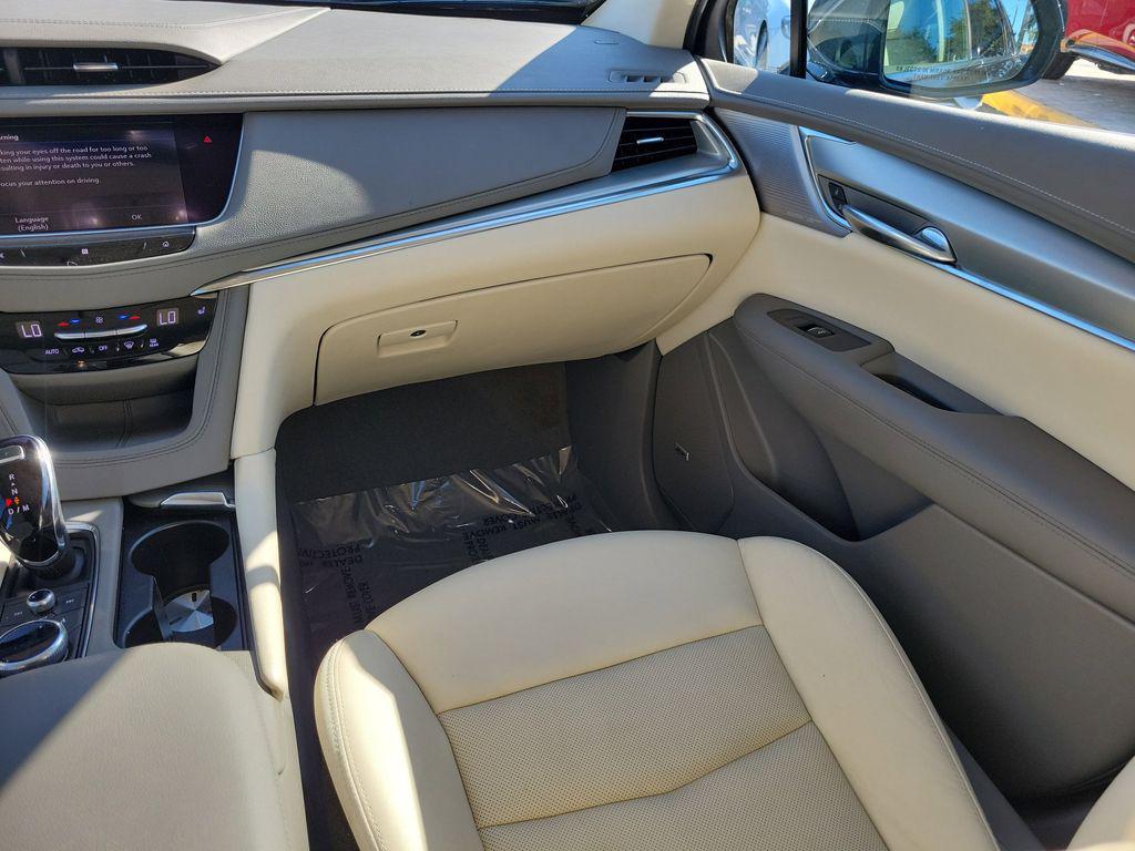 used 2020 Cadillac XT5 car, priced at $23,233