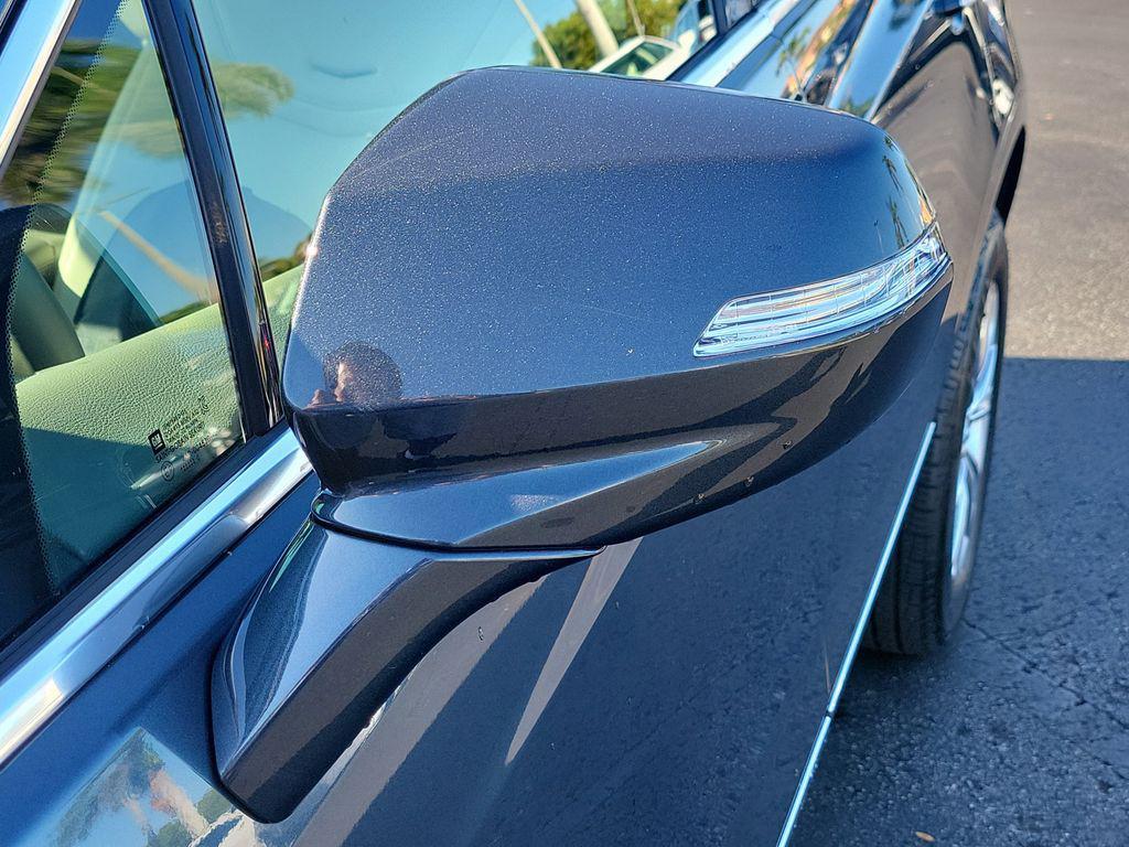used 2020 Cadillac XT5 car, priced at $23,233