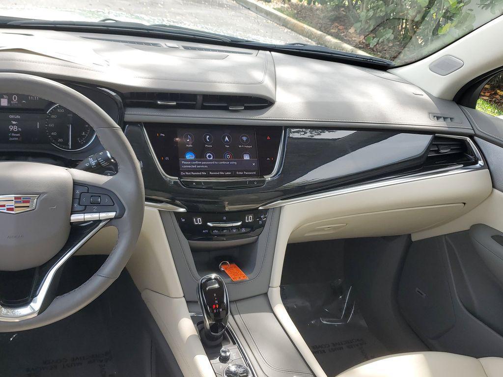 used 2023 Cadillac XT6 car, priced at $41,123