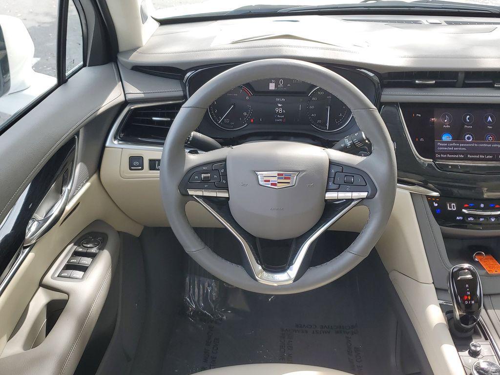used 2023 Cadillac XT6 car, priced at $41,123
