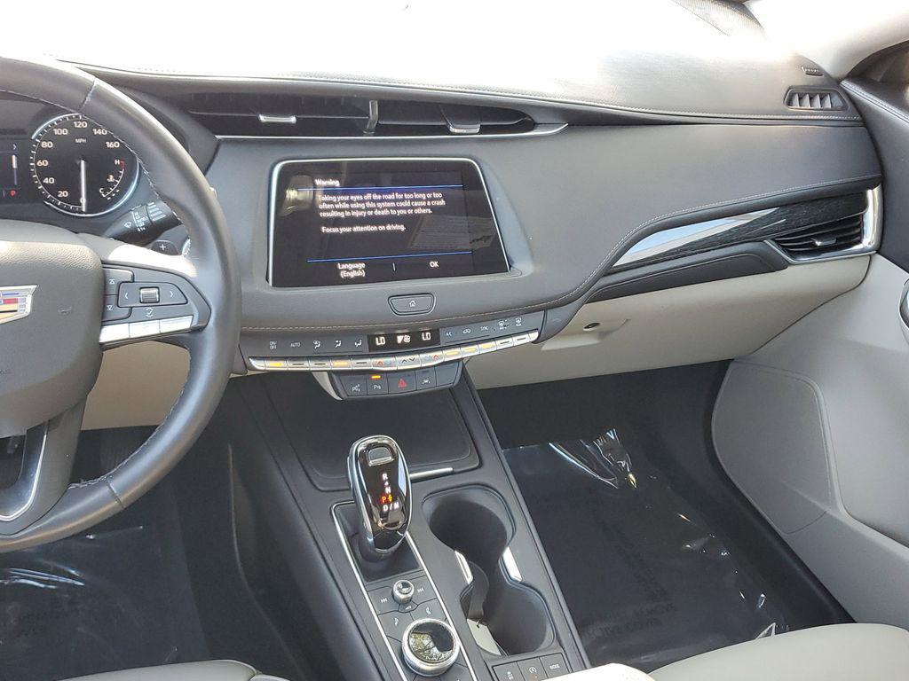 used 2022 Cadillac XT4 car, priced at $26,123